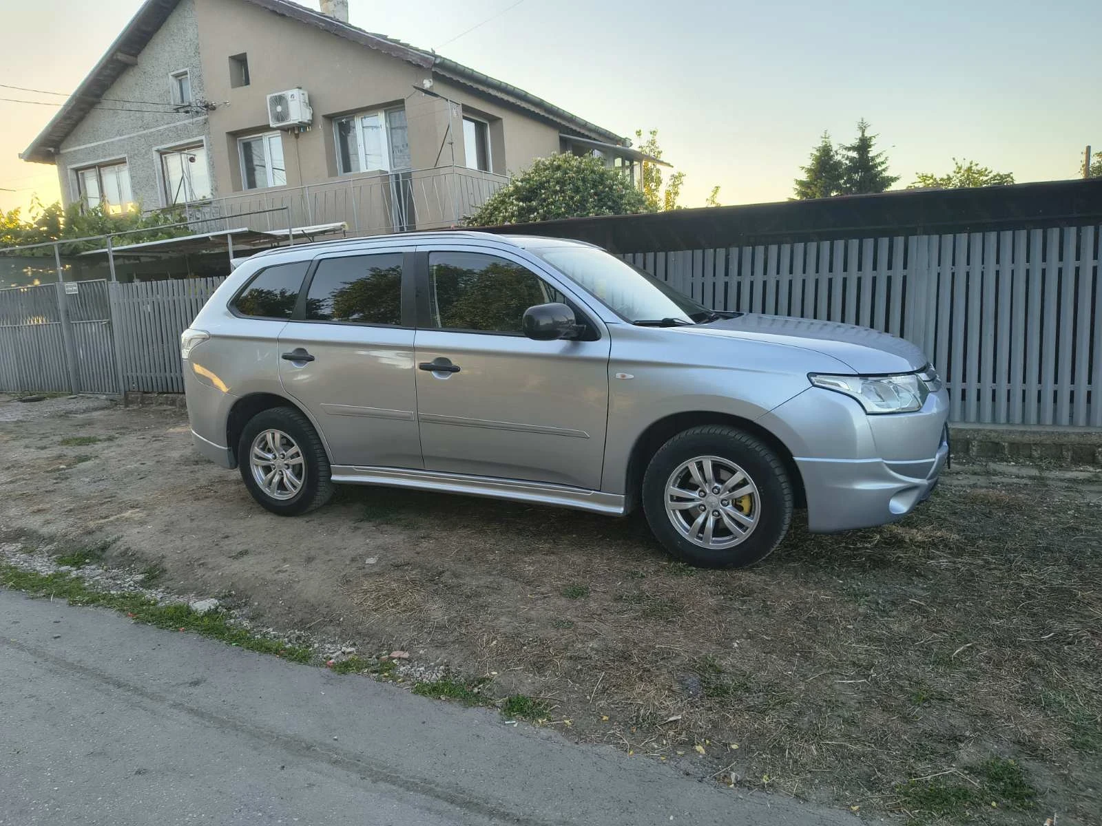 Mitsubishi Outlander 2.0 150hp, снимка 6 - Автомобили и джипове - 55061382
