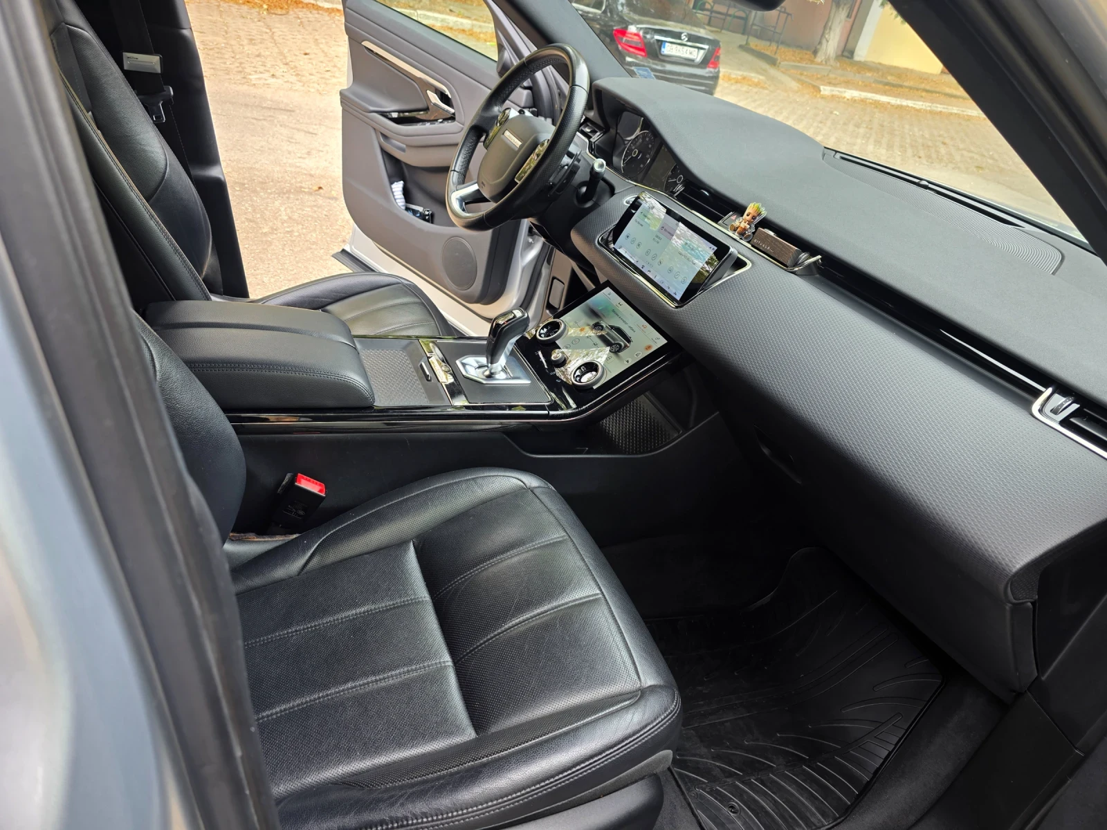 Land Rover Range Rover Evoque PHEV, снимка 13 - Автомобили и джипове - 56222755