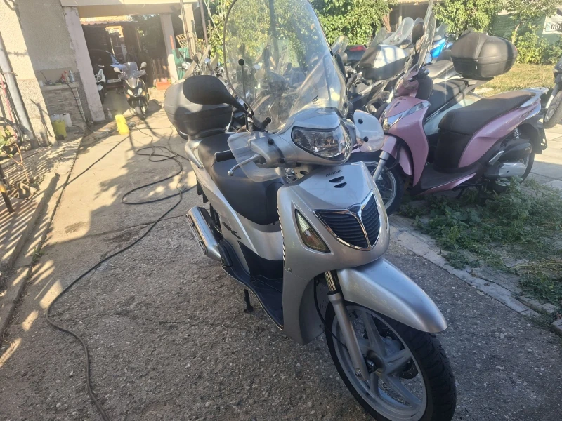 Honda Sh 125 много запазен.  , снимка 5 - Мотоциклети и мототехника - 51536717