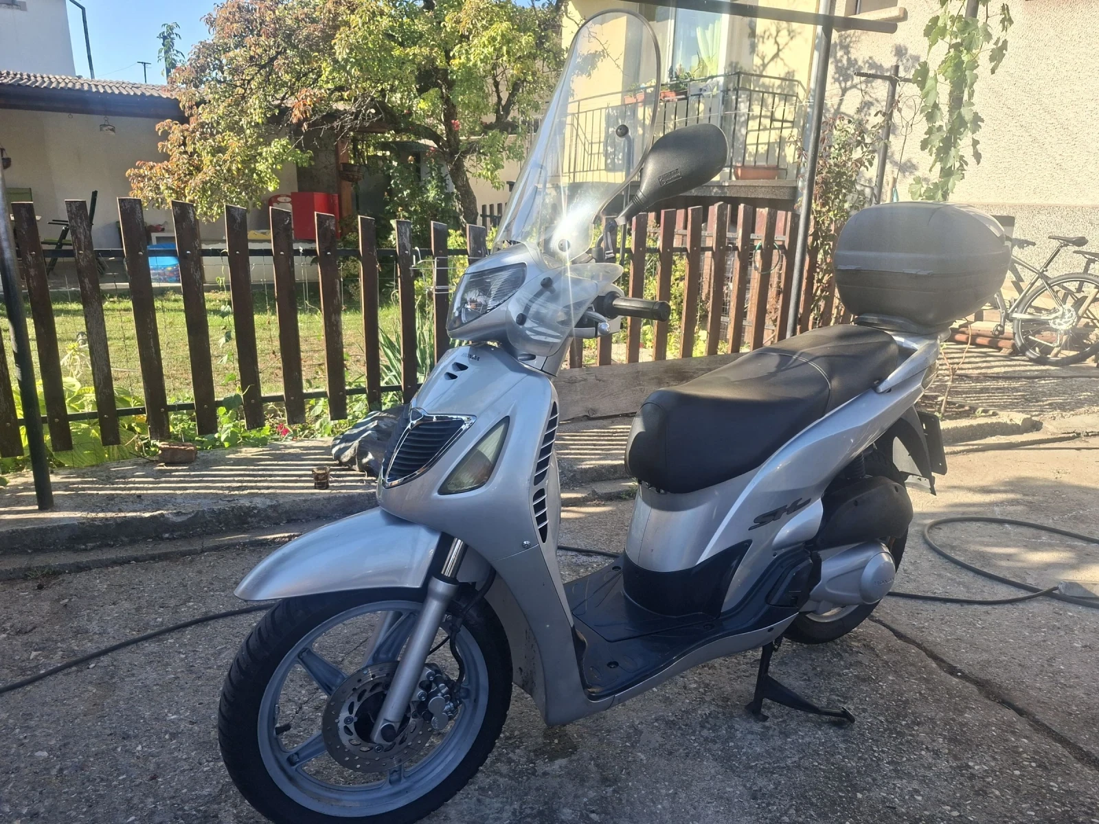 Honda Sh 125 много запазен.  , снимка 1