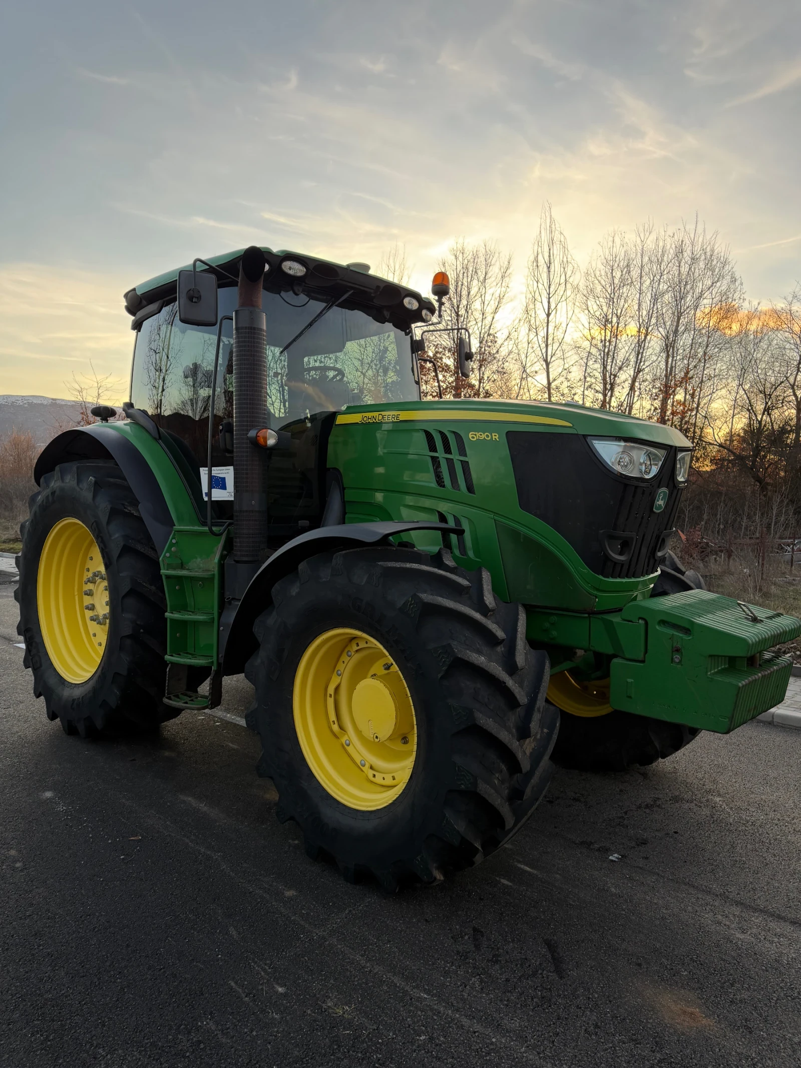 Трактор John Deere 6190R - изображение 6