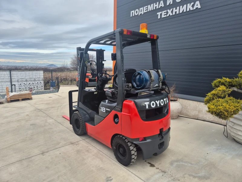 Мотокар Toyota 1.8 тона / АВТОМАТ / ГАЗ+ БЕНЗИН / ПЕРФЕКТЕН !, снимка 3 - Индустриална техника - 53085522