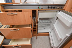 Каравана HYMER / ERIBA SWING 532, снимка 11