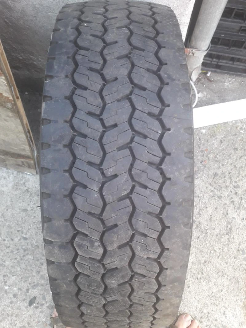 Гуми Летни 235/75R17.5, снимка 1 - Гуми и джанти - 41999484