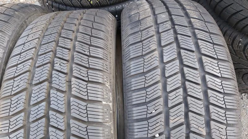 Гуми Зимни 215/55R16, снимка 4 - Гуми и джанти - 27409100