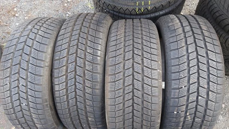 Гуми Зимни 215/55R16, снимка 2 - Гуми и джанти - 27409100