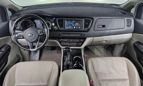 Kia Carnival 9-Seater Prestige , снимка 6