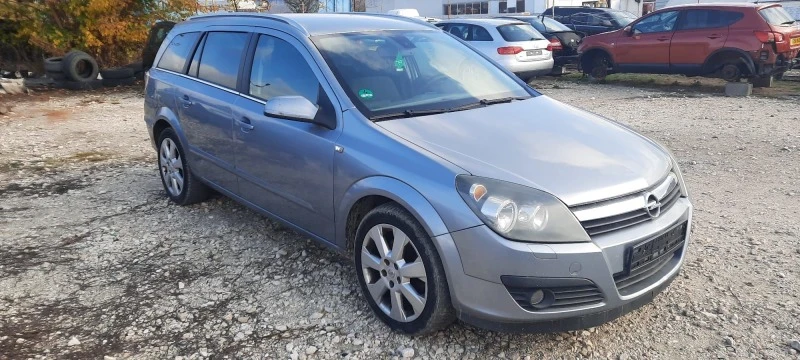 Opel Astra 1.9 CDTI, снимка 3 - Автомобили и джипове - 38821933