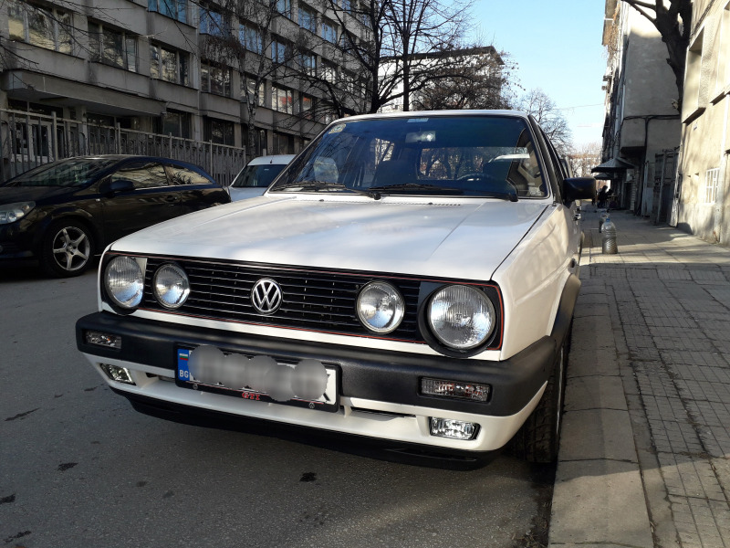 VW Golf, снимка 2 - Автомобили и джипове - 46012264