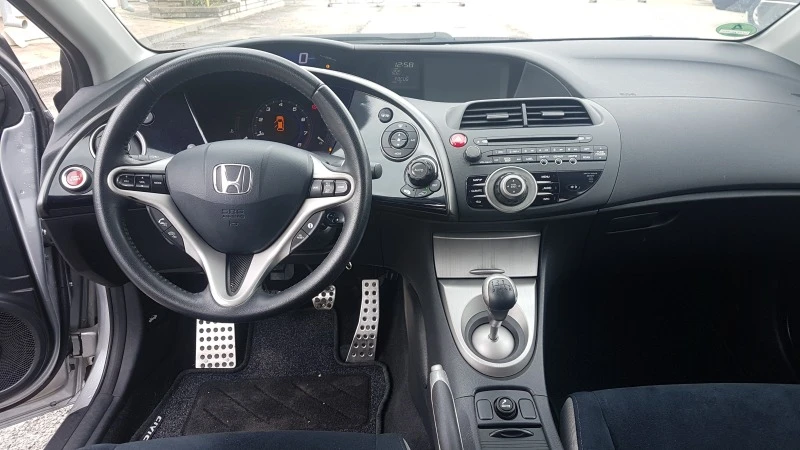 Honda Civic 1.8i 140кс, снимка 13 - Автомобили и джипове - 45767613