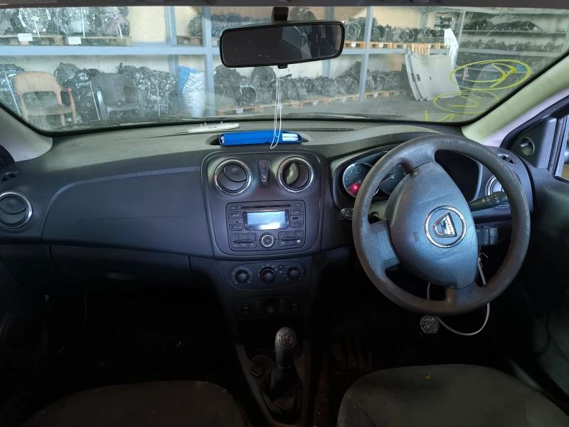 Dacia Sandero 0.900tce, снимка 9 - Автомобили и джипове - 48031510