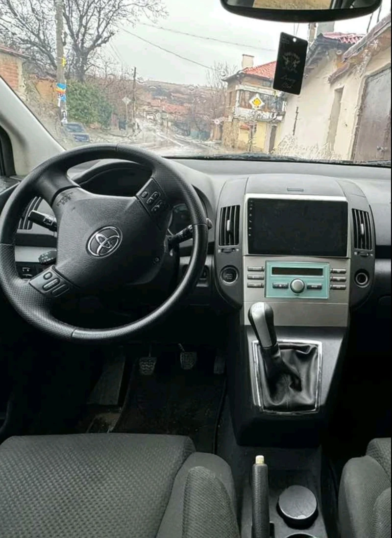 Toyota Corolla verso 2.2 D4D 136к.с , снимка 4 - Автомобили и джипове - 48409726