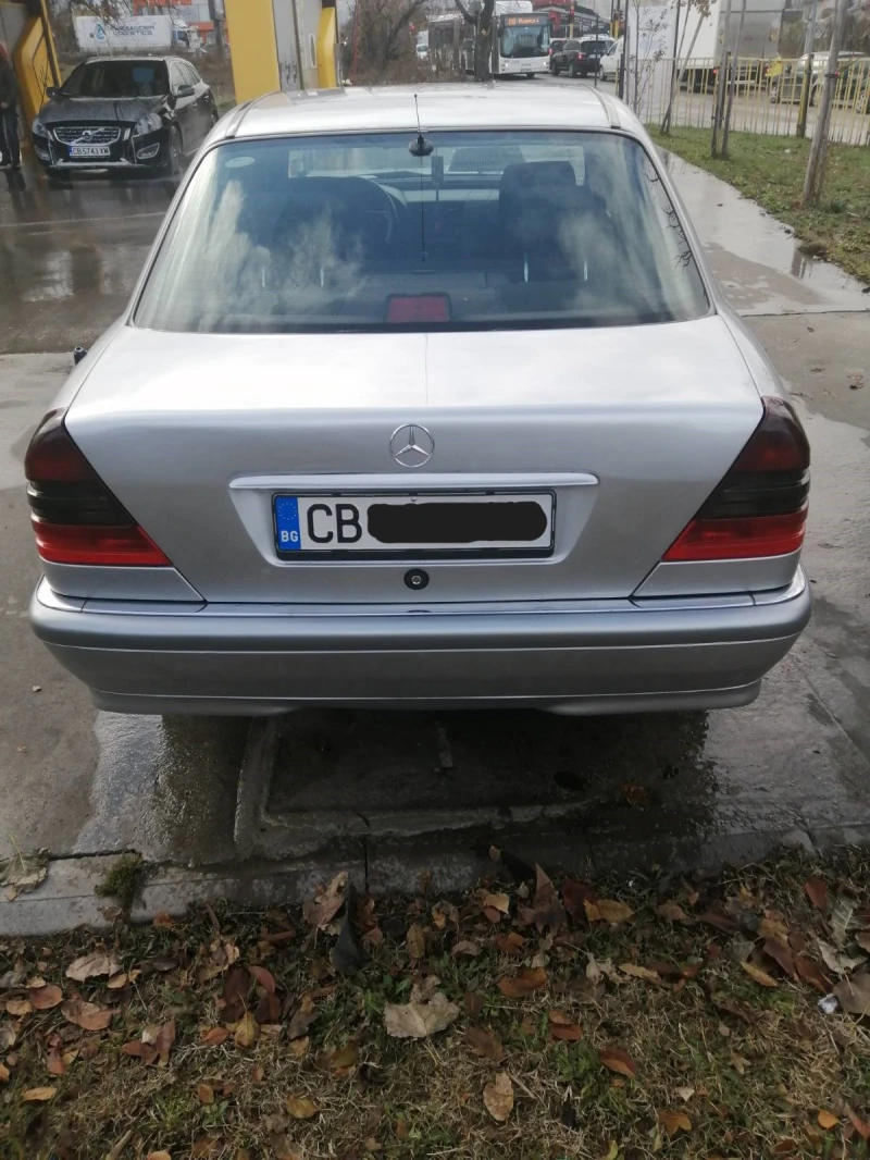 Mercedes-Benz C 250 250 TD, снимка 4 - Автомобили и джипове - 49046656