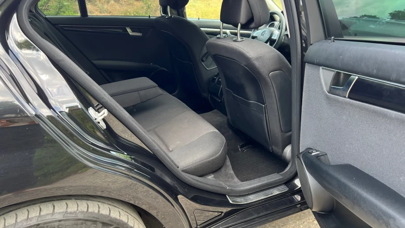 Mercedes-Benz C 180, снимка 15 - Автомобили и джипове - 50695729