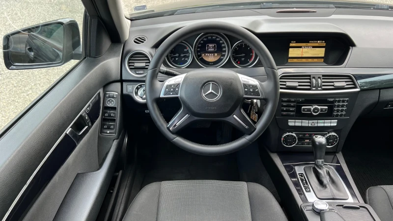 Mercedes-Benz C 180, снимка 10 - Автомобили и джипове - 50695729