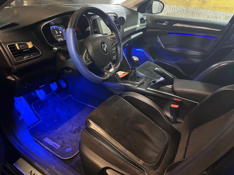 Renault Megane, снимка 8 - Автомобили и джипове - 52495455