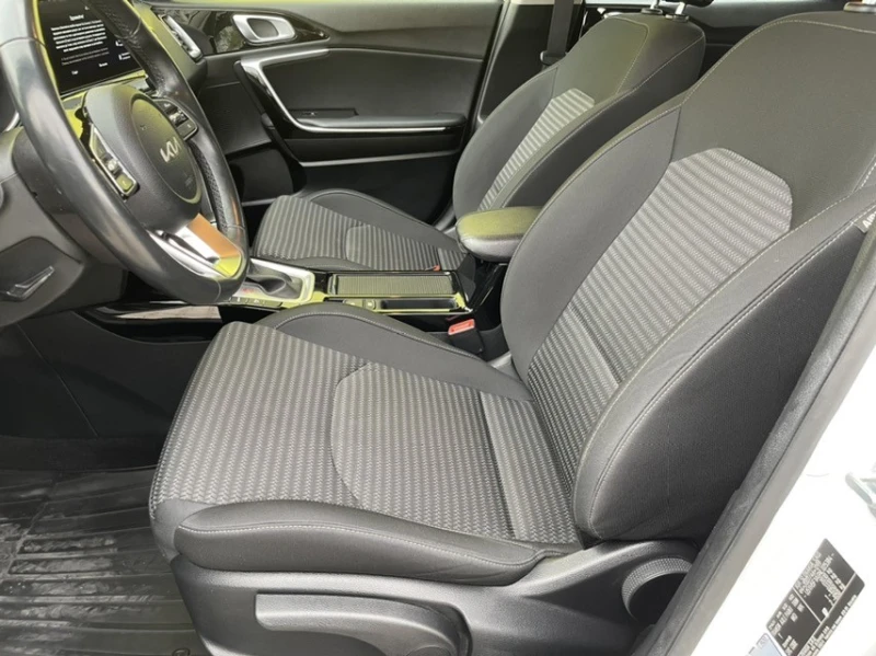 Kia XCeed Vision 1.6 GDI Plug-in-Hybrid (141hp) AT6, снимка 11 - Автомобили и джипове - 53229446