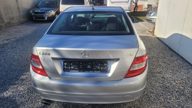 Mercedes-Benz C 220, снимка 3 - Автомобили и джипове - 53565474