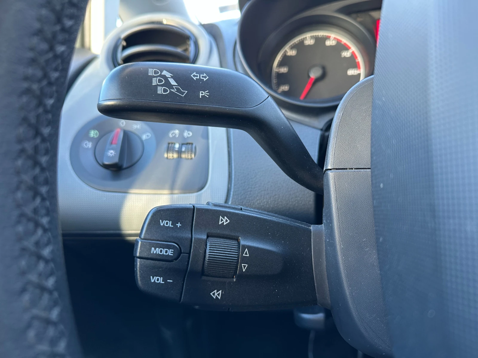 Seat Ibiza 1.2i 69 �.�.  | Mobile.bg � ����������� 15