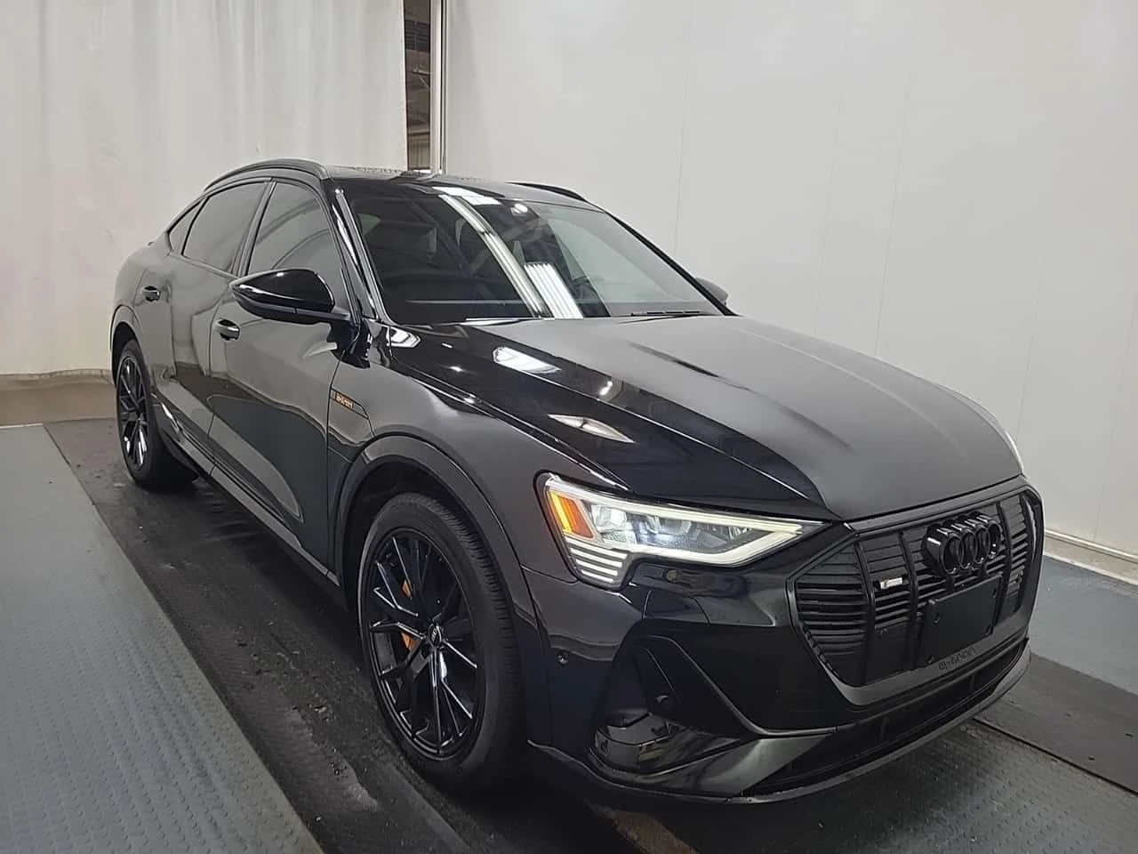 Audi E-Tron TECHNIK  CARFAX, снимка 2 - Автомобили и джипове - 54071963