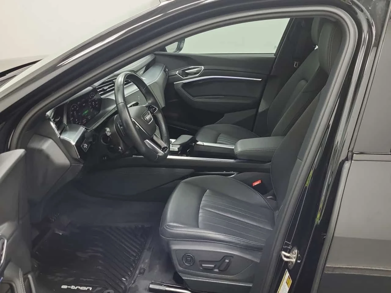 Audi E-Tron TECHNIK  CARFAX, снимка 5 - Автомобили и джипове - 54071963