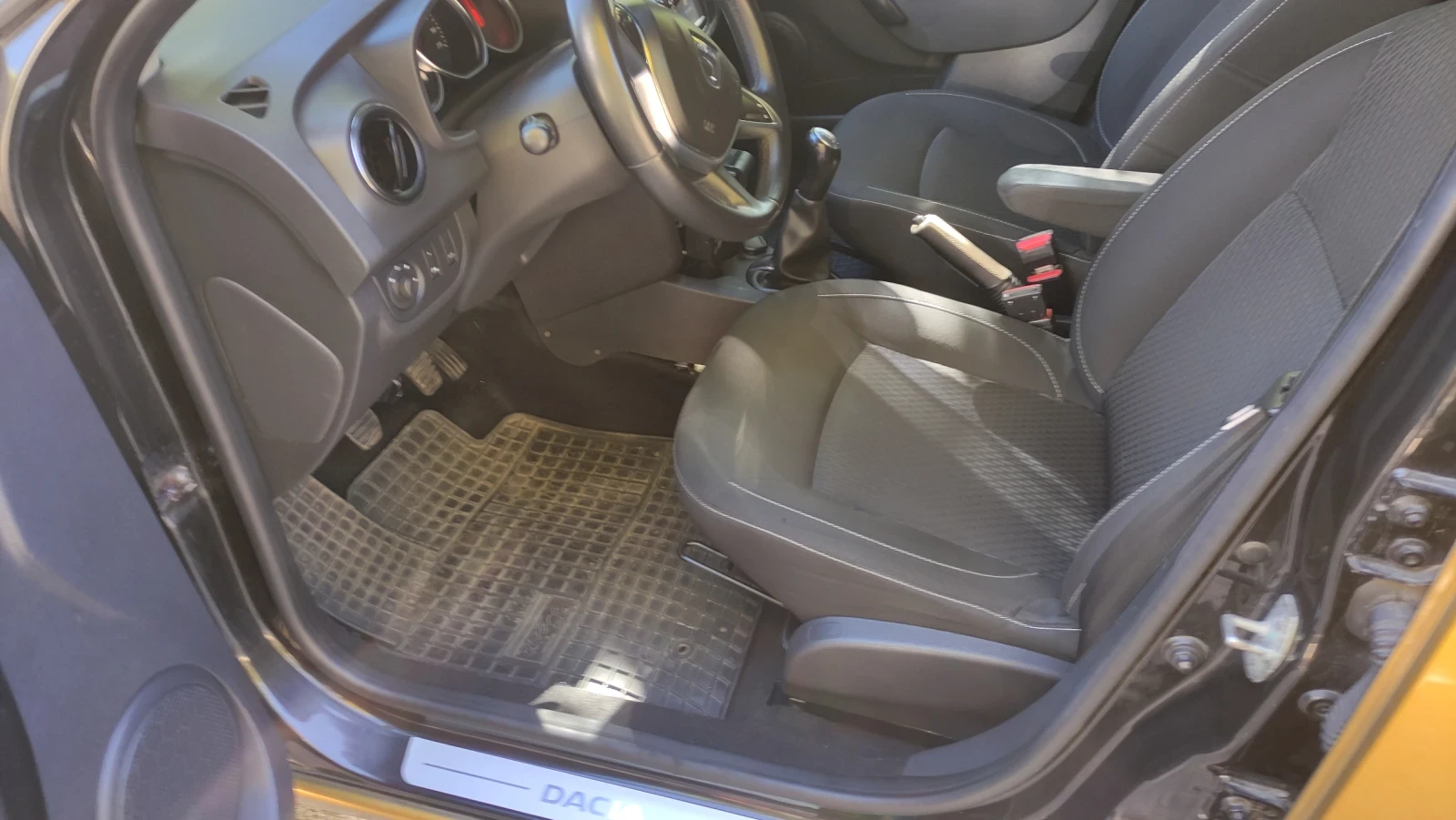 Dacia Logan, снимка 13 - Автомобили и джипове - 54202797