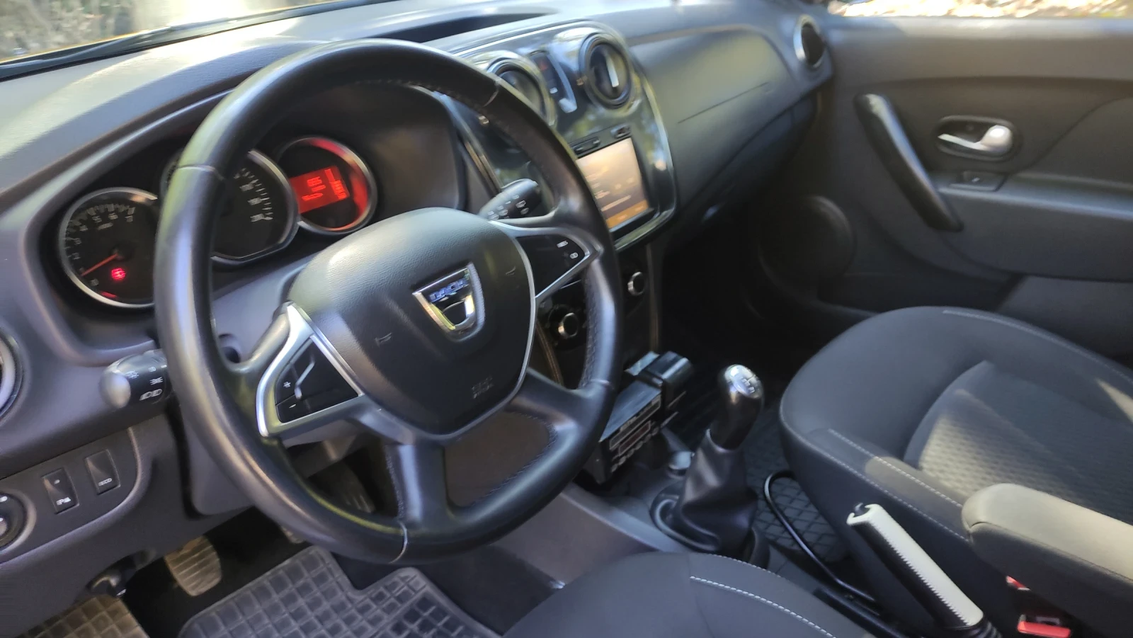 Dacia Logan, снимка 6 - Автомобили и джипове - 54202797