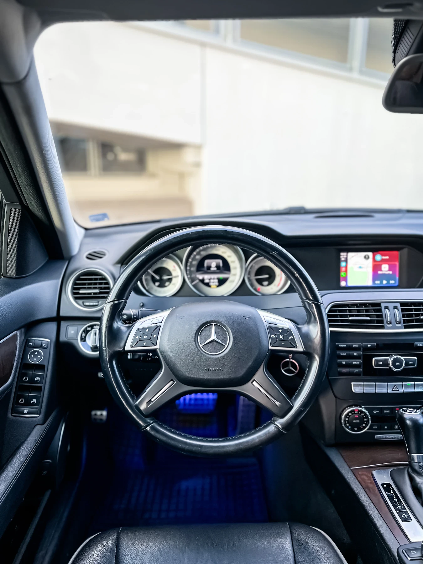 Mercedes-Benz C 220 C250 cdi #EXCLUSIVE#MULTIBEAM#HARANKARDON, снимка 8 - Автомобили и джипове - 54216073