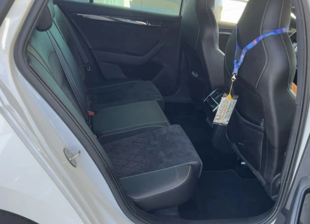 Skoda Superb SPORTLINE ОЧАКВАН ВНОС, снимка 17 - Автомобили и джипове - 54333215