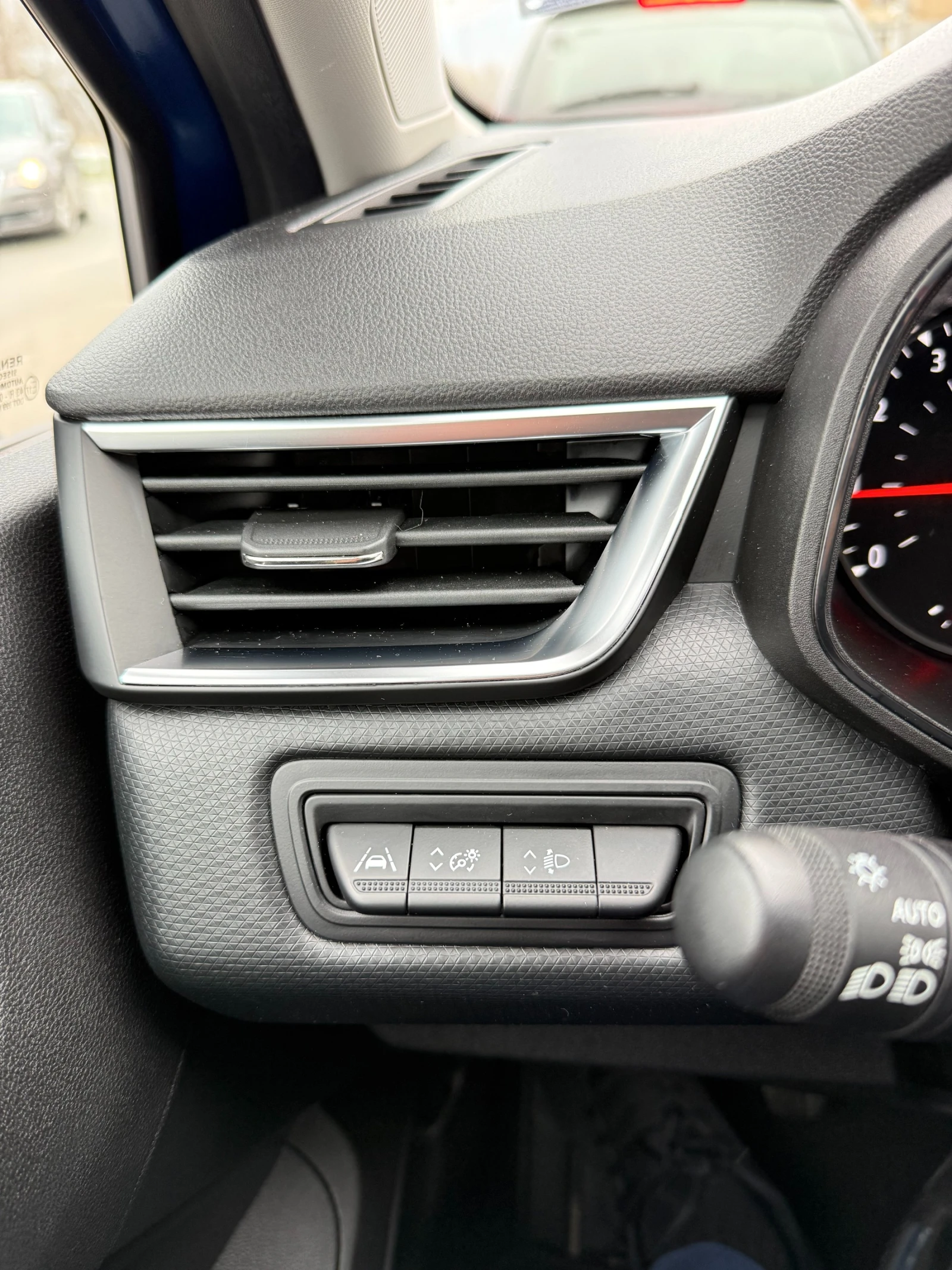 Renault Clio Лизинг! Гаранция до 2028г., снимка 8 - Автомобили и джипове - 54517746