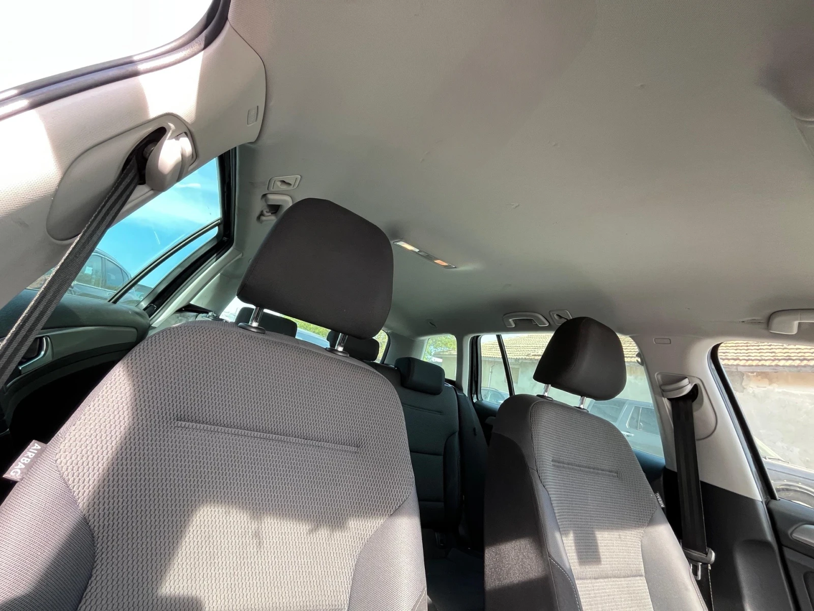 VW Golf 1.2tfsi автомат, снимка 8 - Автомобили и джипове - 54623322