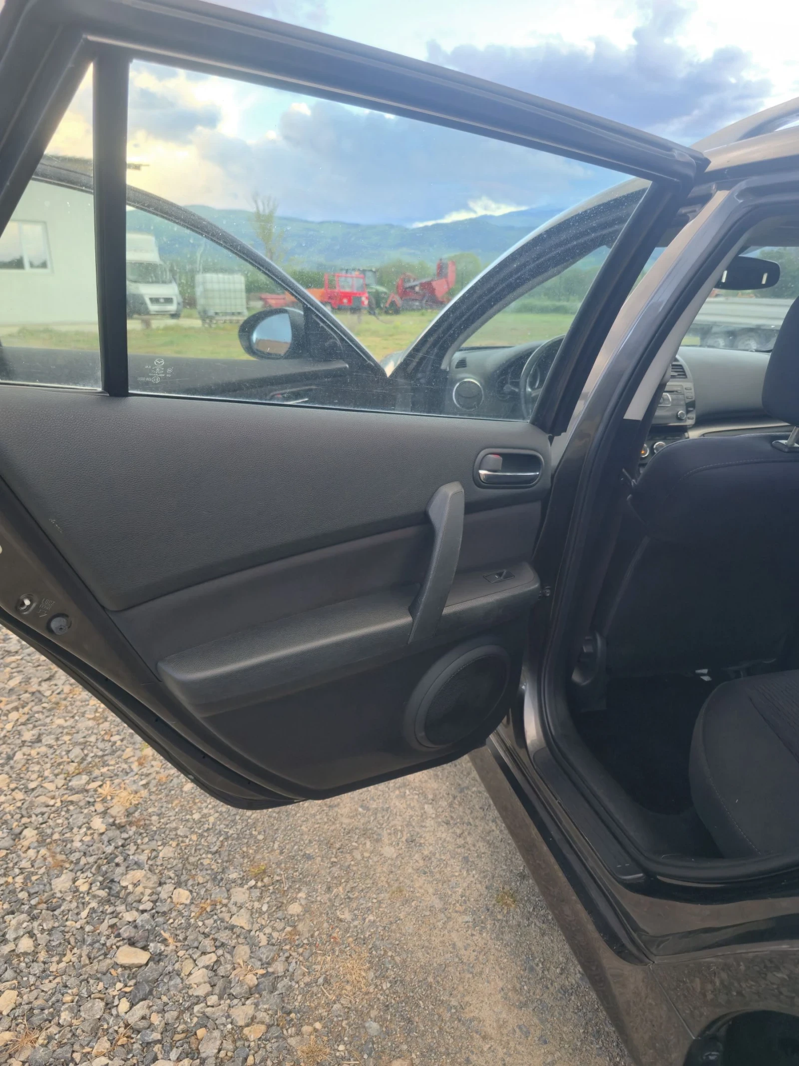 Mazda 6 2.0, снимка 8 - Автомобили и джипове - 54736282