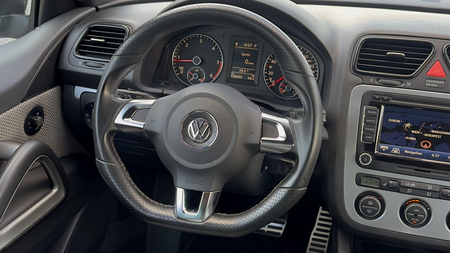 VW Scirocco 2.0TDi Autom.Navi Подгрев Xenon, снимка 8 - Автомобили и джипове - 54852934