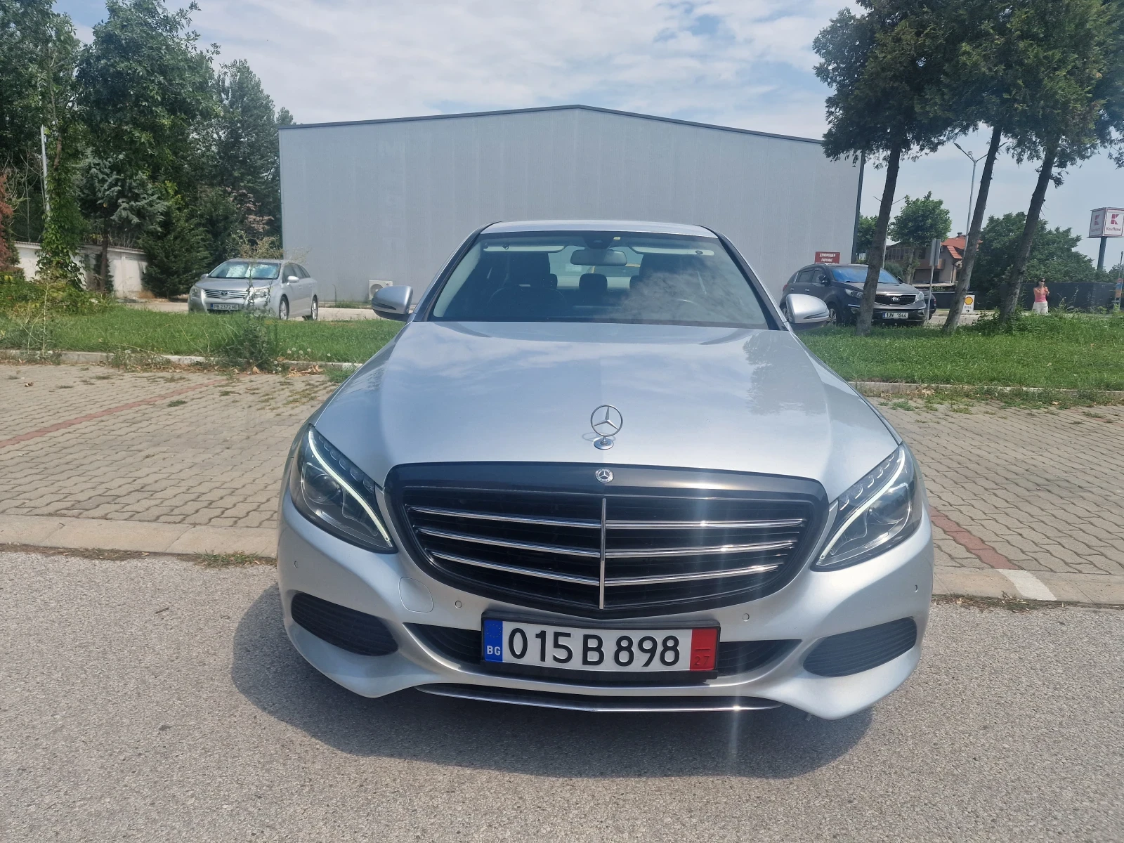 Mercedes-Benz C 220, снимка 2 - Автомобили и джипове - 54879931