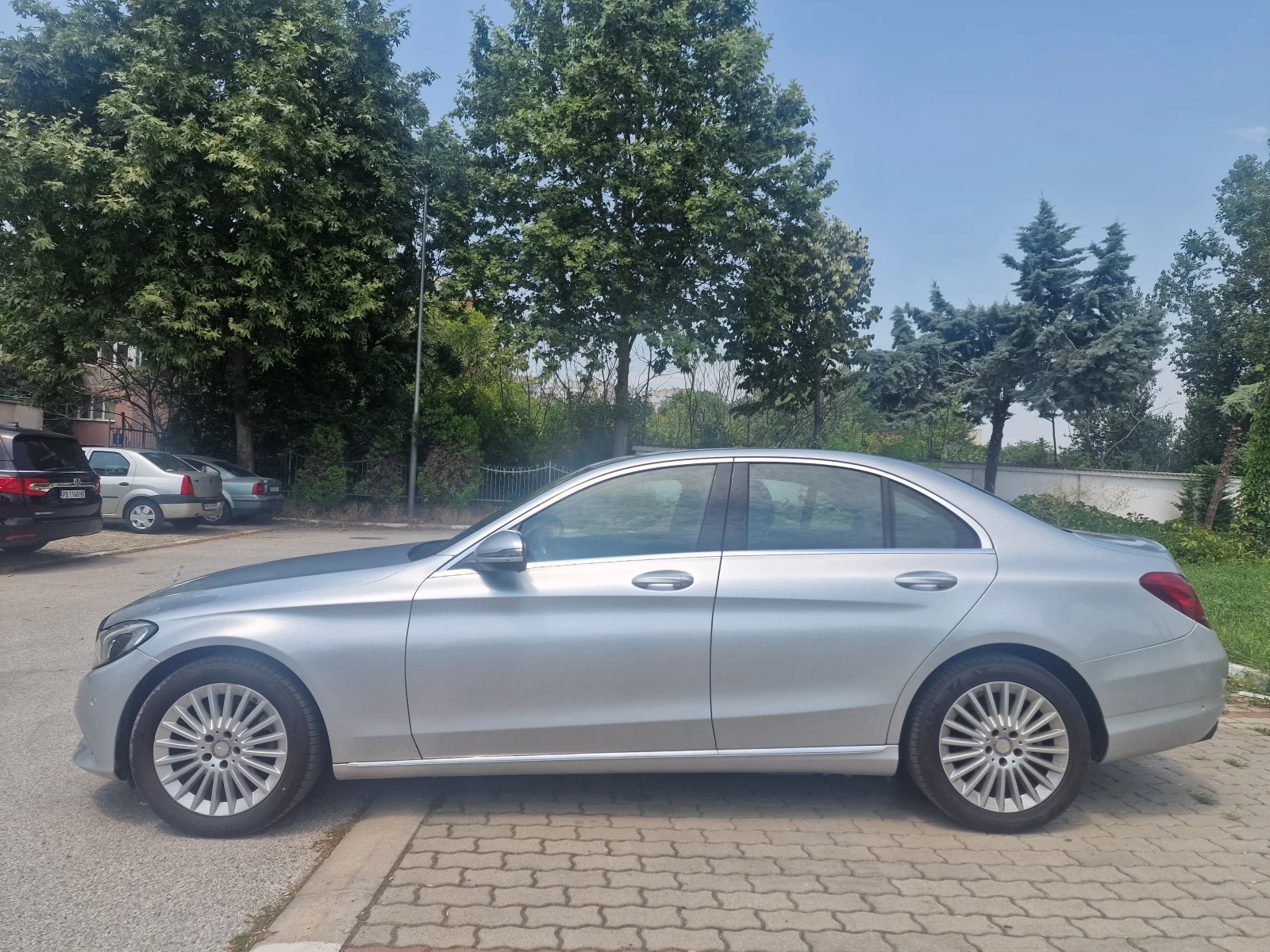 Mercedes-Benz C 220, снимка 5 - Автомобили и джипове - 54879931