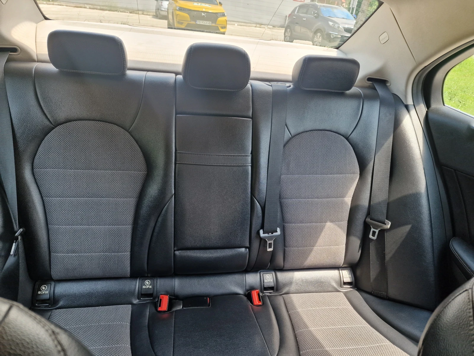 Mercedes-Benz C 220, снимка 15 - Автомобили и джипове - 54879931