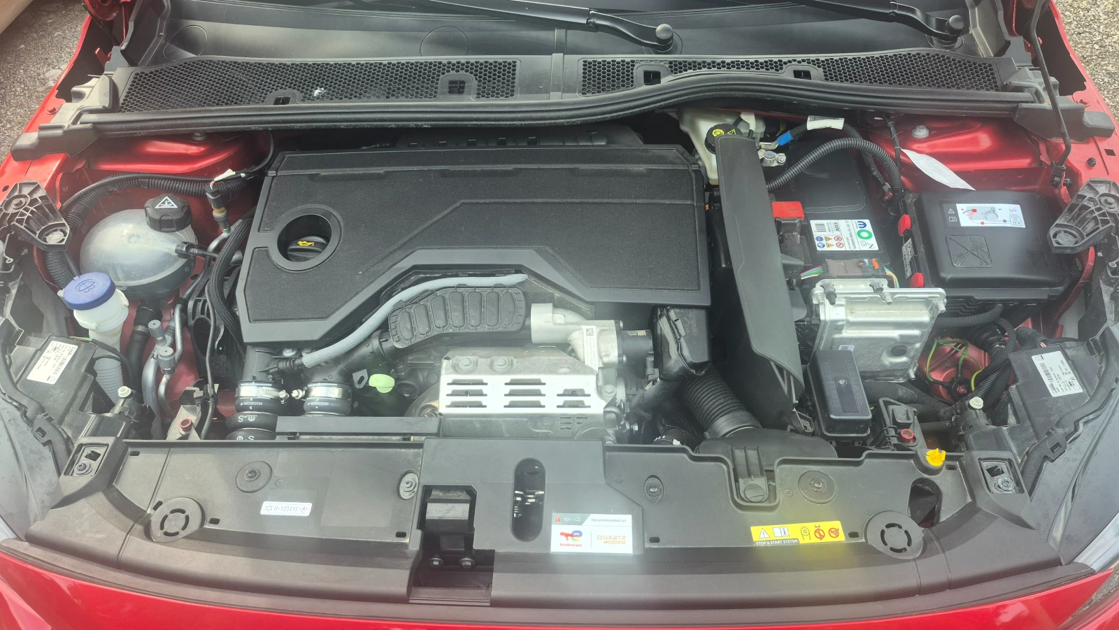Peugeot 208 1.2 HYBRID 6700км Германия, снимка 17 - Автомобили и джипове - 55331609