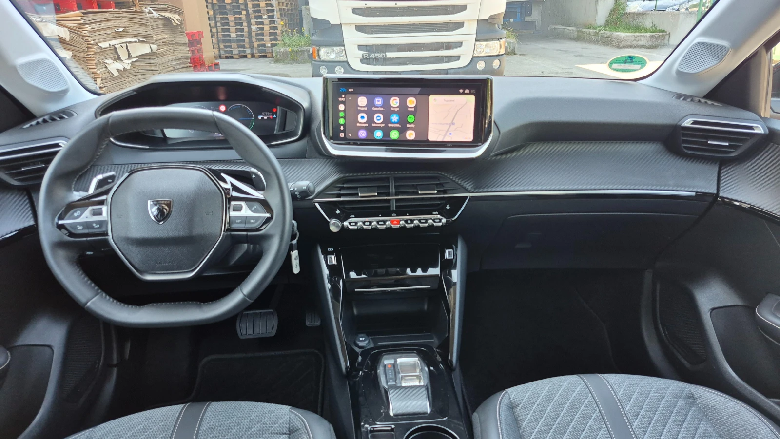 Peugeot 208 1.2 HYBRID 6700км Германия, снимка 12 - Автомобили и джипове - 55331609