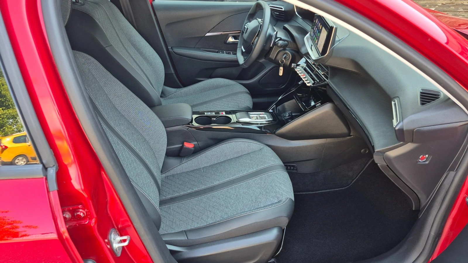 Peugeot 208 1.2 HYBRID 6700км Германия, снимка 10 - Автомобили и джипове - 55331609