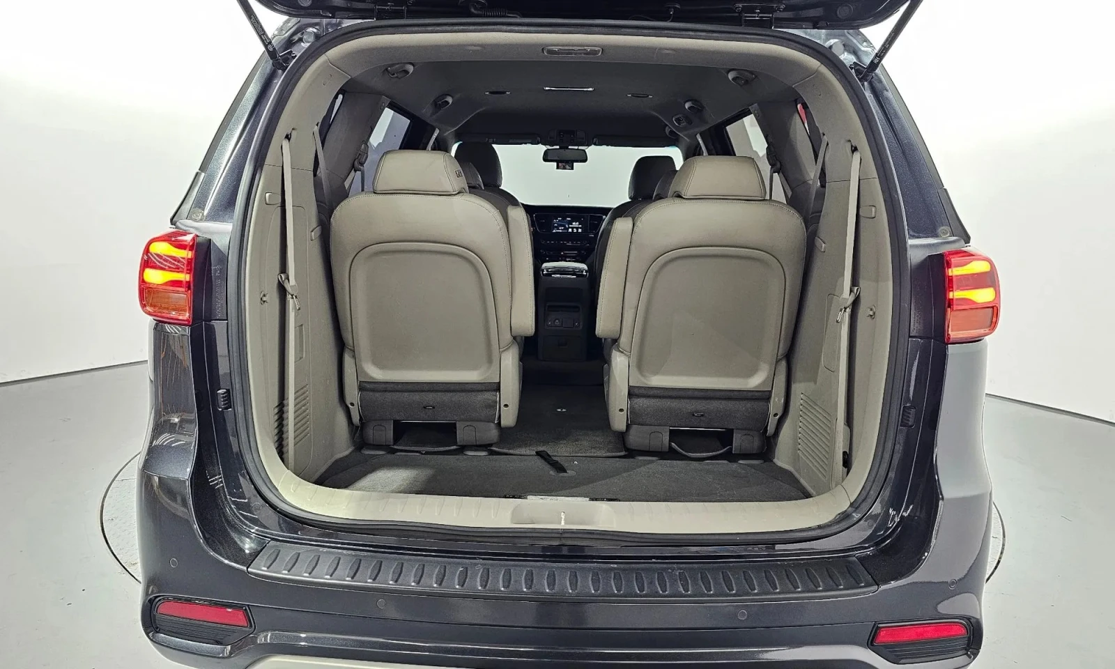 Kia Carnival 9-Seater Prestige , снимка 12 - Автомобили и джипове - 55612391