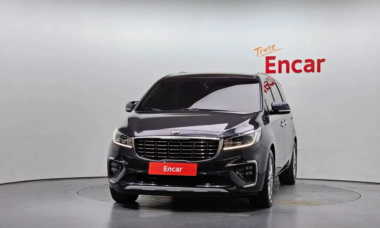 Kia Carnival 9-Seater Prestige , снимка 3 - Автомобили и джипове - 55612391