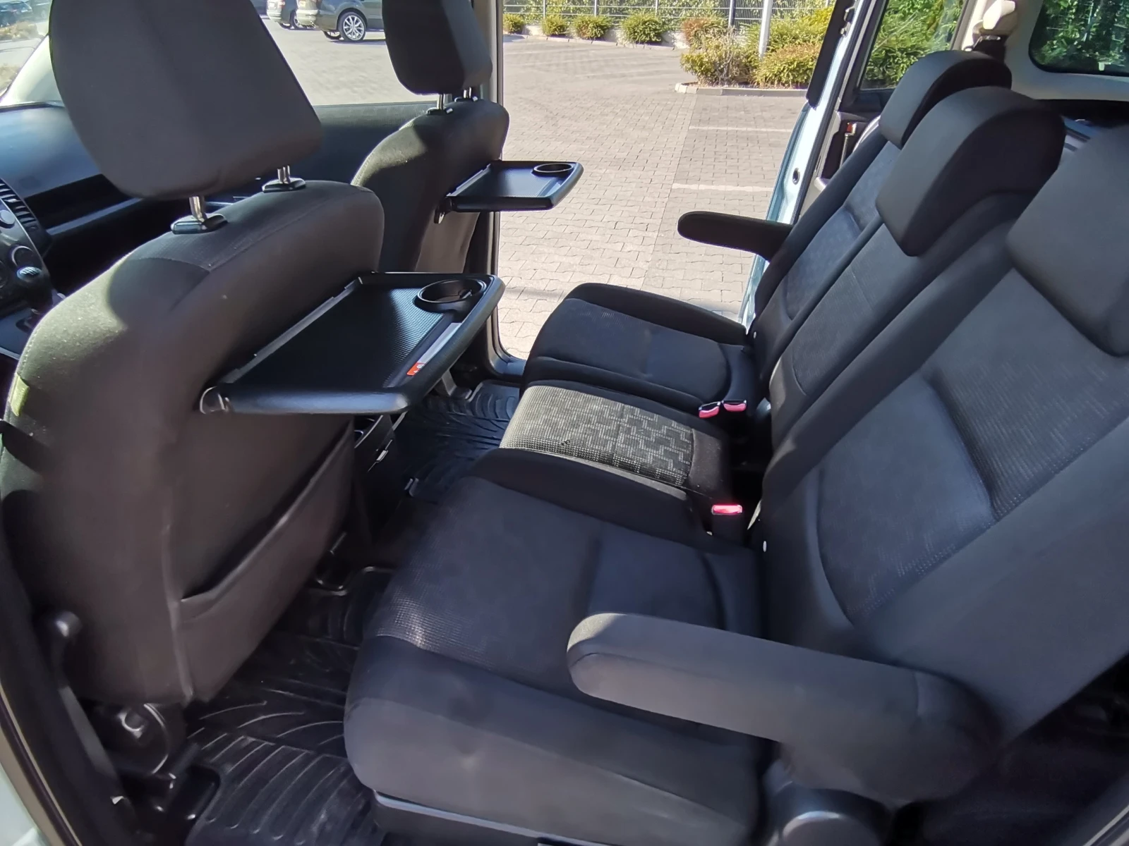 Mazda 5 2.0 145hp газ/бензин, снимка 12 - Автомобили и джипове - 56434261