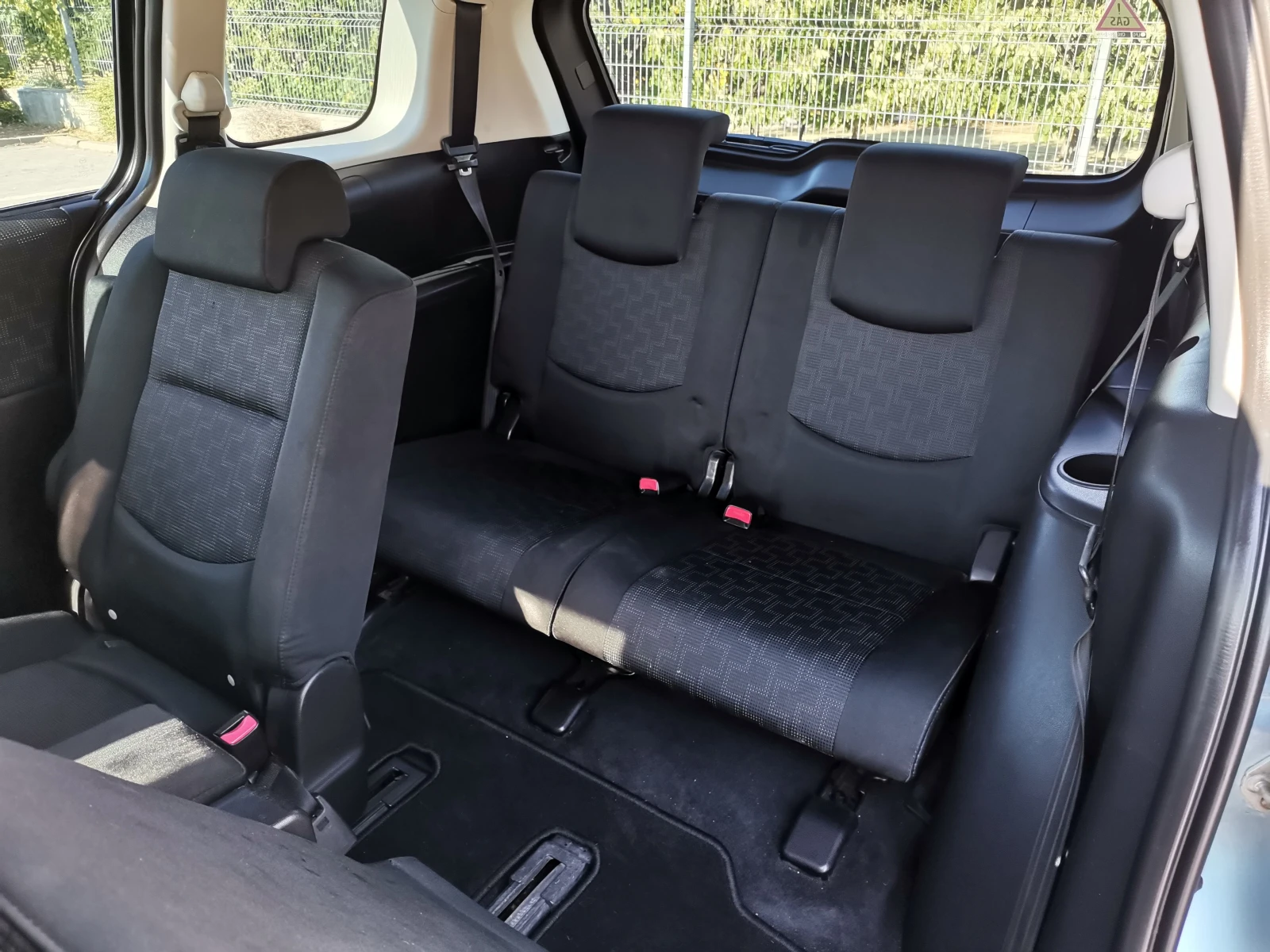 Mazda 5 2.0 145hp газ/бензин, снимка 13 - Автомобили и джипове - 56434261