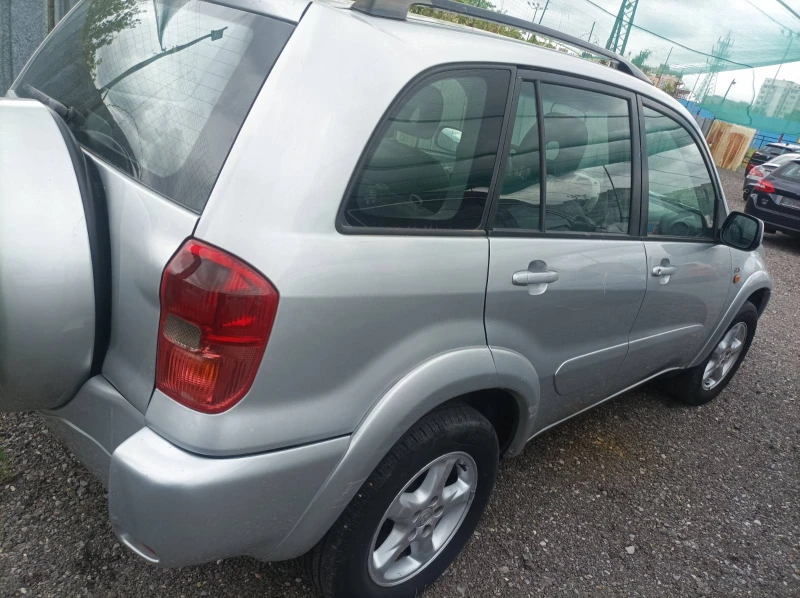 Toyota Rav4, снимка 11 - Автомобили и джипове - 48074159