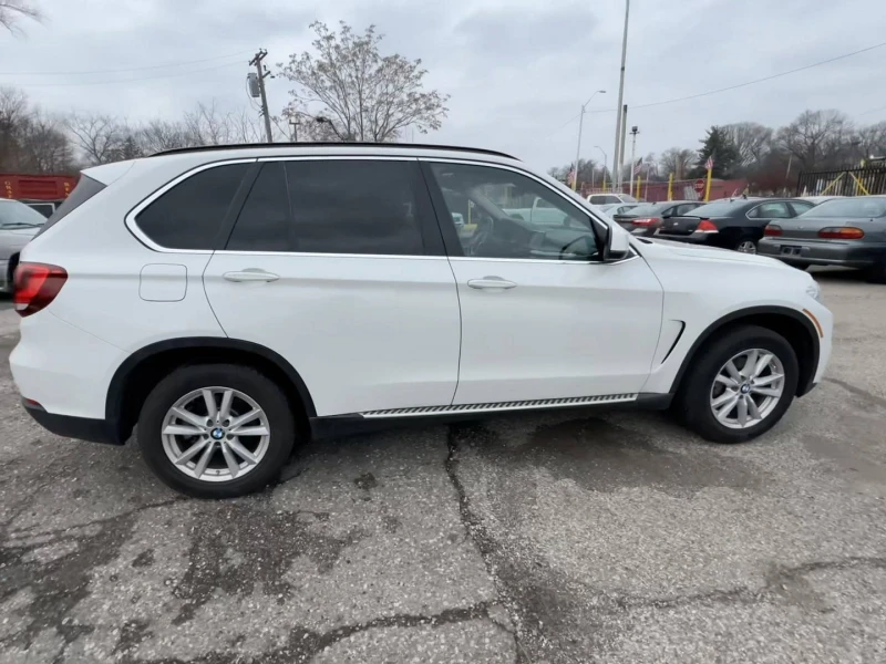 BMW X5 XDrive* SPORT * HID* Keyless* Нави* Telematics, снимка 4 - Автомобили и джипове - 48110551