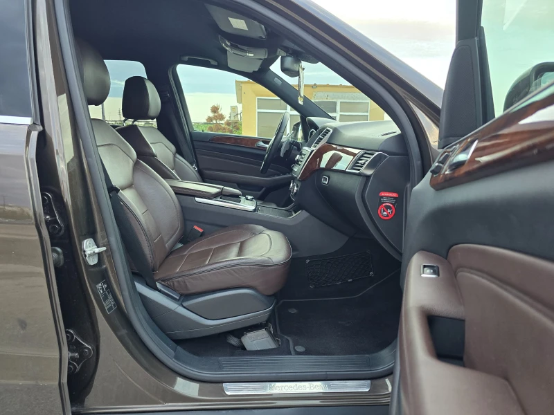 Mercedes-Benz ML * AMG Edition * Key less GO * Distronic * Camera *, снимка 14 - Автомобили и джипове - 52281472