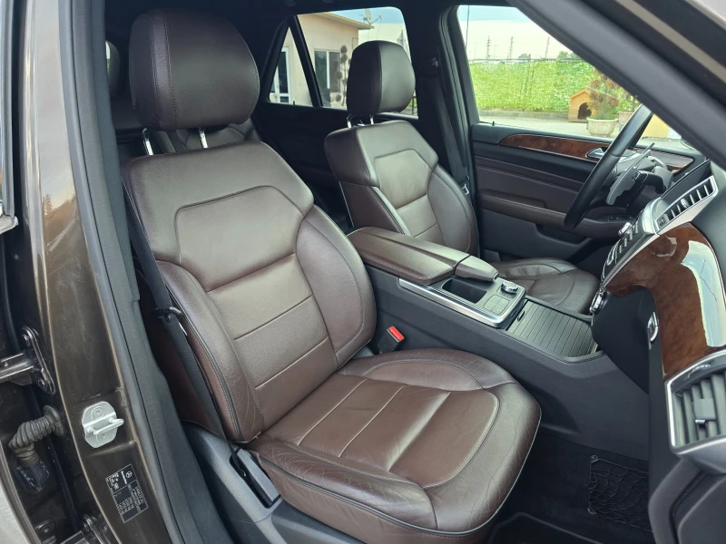 Mercedes-Benz ML * AMG Edition * Key less GO * Distronic * Camera *, снимка 15 - Автомобили и джипове - 52281472