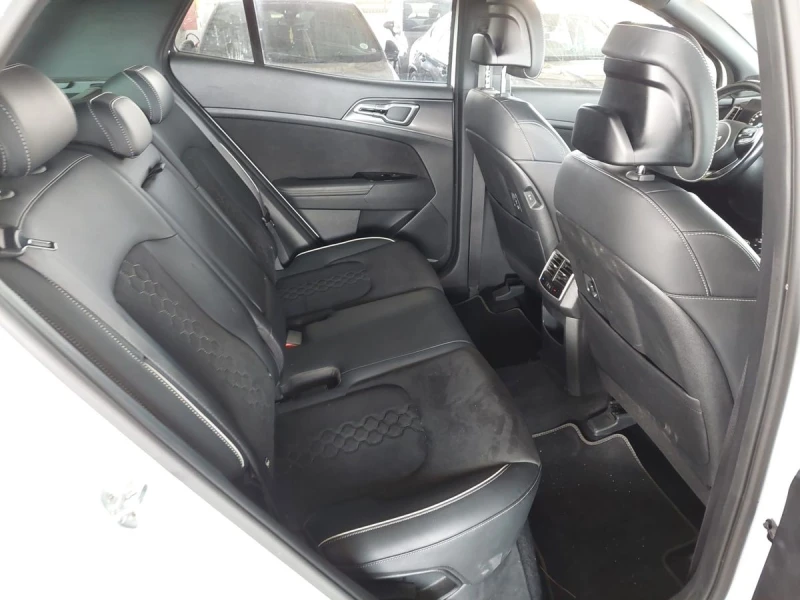 Kia Sportage 1.6 CRDi Mild-Hybrid GT Line Plus, снимка 8 - Автомобили и джипове - 51723363