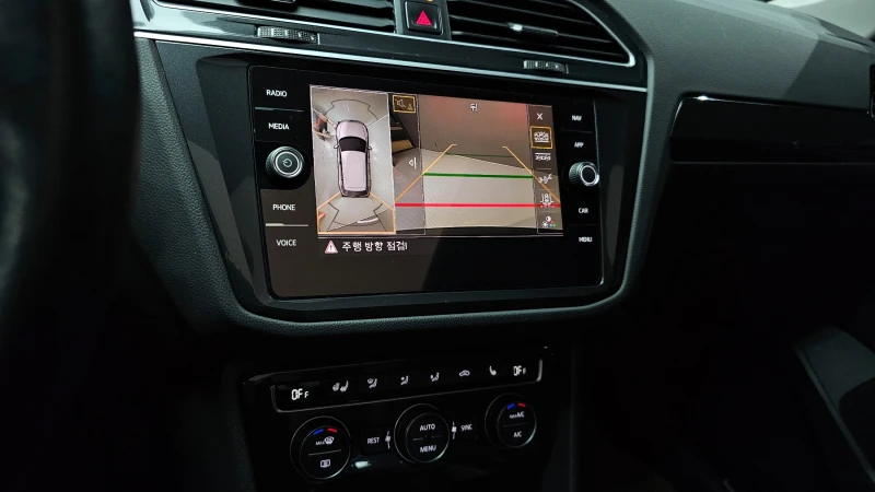 VW Tiguan 2.0TDI PRESTIGE , снимка 14 - Автомобили и джипове - 52535925