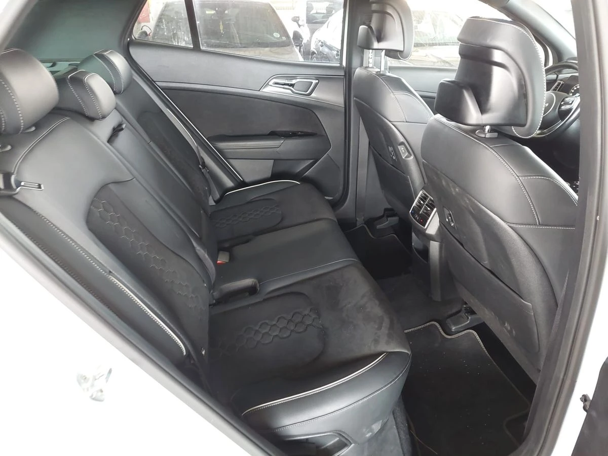 Kia Sportage 1.6 CRDi Mild-Hybrid GT Line Plus - изображение 8